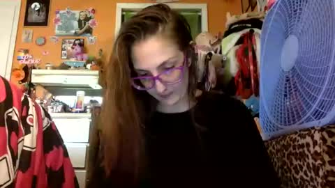 Snapshot of lillylushabae chatting on 09-15-25, 08:53 hi guys im back on here 3 online show from 09-15-25, 08:53