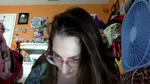 Snapshot of lillylushabae chatting on 01-08-26, 08:44 hi guys im back on here 3 online show from 01-08-26, 08:44