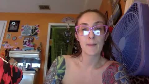 Snapshot of lillylushabae chatting on 02-08-26, 10:13 hi guys im back on here 3 online show from 02-08-26, 10:13