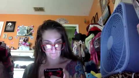 hi guys im back on here 3 online show from 05-13-26, 06:16