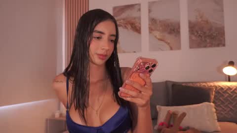 Lilly Thompson  online show from 04-12-26, 07:41