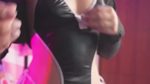 Lilou online show from 02-25-26, 12:04