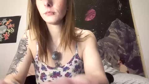 Luna online show from 03-08-26, 02:04