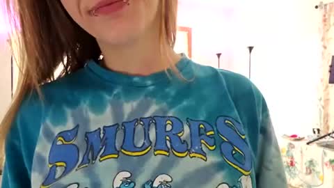Snapshot of lilsirenluna chatting on 05-08-26, 01:16 Luna online show from 05-08-26, 01:16