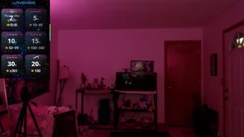 Snapshot of lilsirenluna chatting on 06-08-26, 04:13 Luna online show from 06-08-26, 04:13
