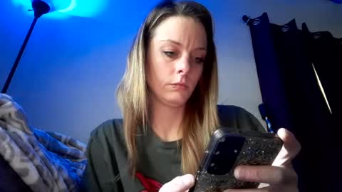 Luna online show from 07-18-26, 11:52