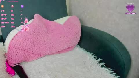 Snapshot of lily__love chatting on 11-13-25, 12:15 LILY online show from 11-13-25, 12:15