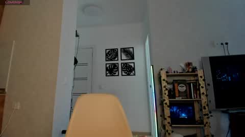 Snapshot of lily__love chatting on 07-07-26, 08:18 LILY online show from 07-07-26, 08:18