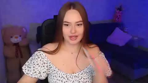 lily_baker_ online show from 05-12-26, 09:06