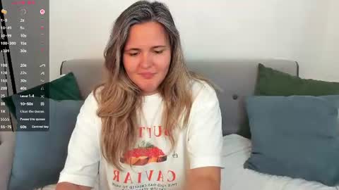 Snapshot of lily_bel chatting on 07-02-26, 03:23 Lily online show from 07-02-26, 03:23