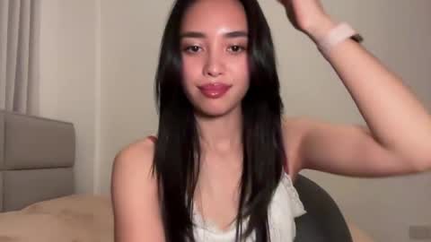Snapshot of lily_bunnyy chatting on 04-21-26, 08:23 Lily online show from 04-21-26, 08:23