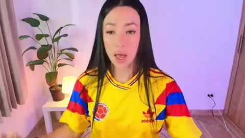 just lily online show from 06-17-26, 09:16