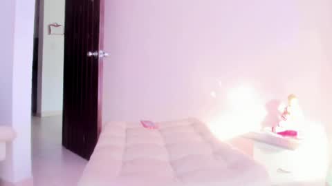 lily_rose0 online show from 04-11-26, 09:41