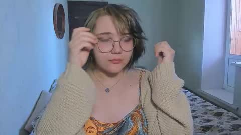 Snapshot of lily_violettt chatting on 03-23-26, 07:45 Lily online show from 03-23-26, 07:45