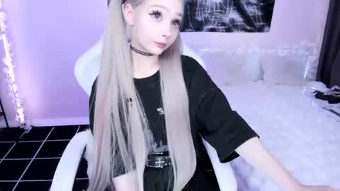 Lily online show from 06-24-26, 02:32