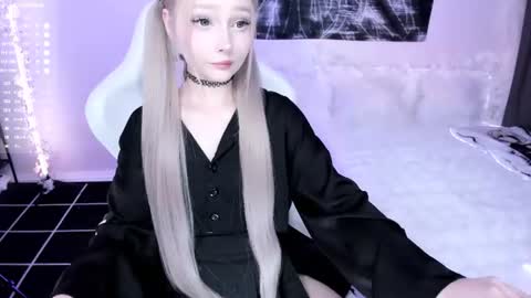Lily online show from 07-31-26, 01:05