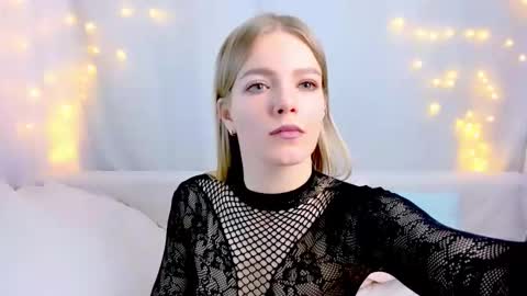 lilydavisss online show from 02-11-26, 03:00