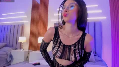 Lili online show from 05-27-26, 06:16