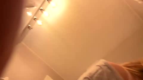 LilyMae online show from 12-22-24, 10:47