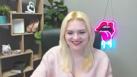 Snapshot of lilysweetxo chatting on 03-26-26, 07:47 Lily online show from 03-26-26, 07:47