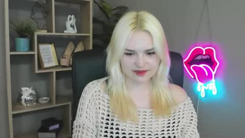 Snapshot of lilysweetxo chatting on 05-03-26, 06:30 Lily online show from 05-03-26, 06:30