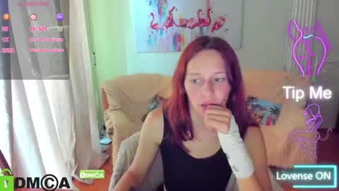 Snapshot of lilyviolet7 chatting on 06-16-26, 08:06 Hi Im Lily online show from 06-16-26, 08:06
