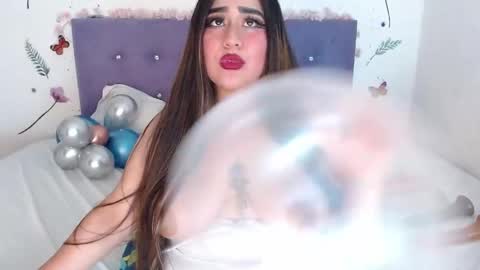 Lin  online show from 04-11-26, 01:43