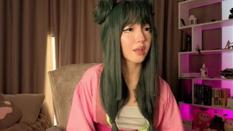 Lin Use menu to play with me  online show from 04-14-26, 09:15