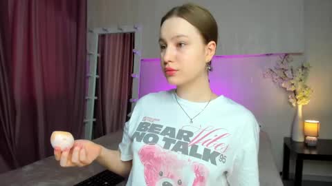 Lina online show from 04-12-26, 01:21