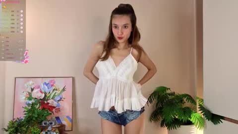 Lina online show from 11-02-25, 11:01