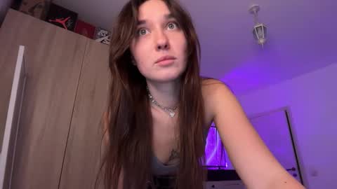 Lina online show from 10-25-25, 05:19