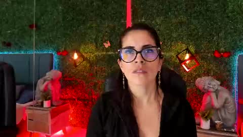 Snapshot of linagh chatting on 06-30-26, 11:22 Lina online show from 06-30-26, 11:22