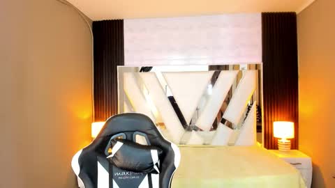  Linda  online show from 01-09-26, 06:21