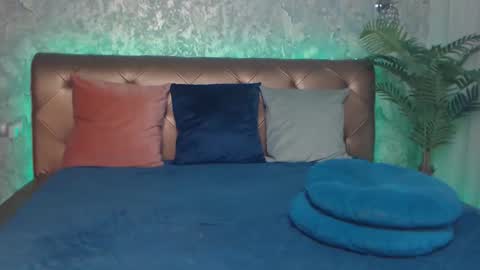 Linda online show from 01-09-26, 03:42