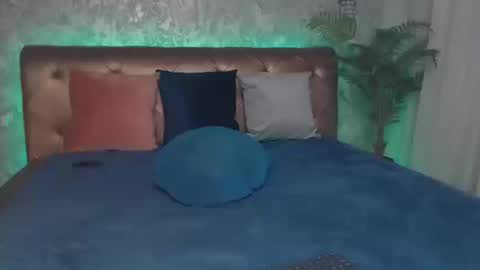 Linda online show from 03-12-26, 02:50