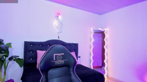 Linda  online show from 03-17-26, 03:22