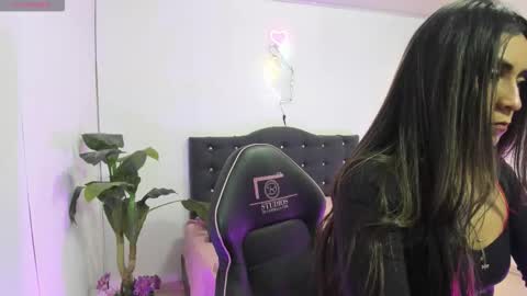 Linda  online show from 03-30-26, 03:18