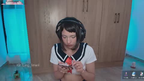 Snapshot of ling_meow chatting on 06-18-26, 07:07 Ling online show from 06-18-26, 07:07