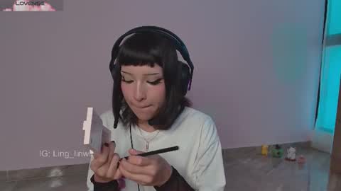 Snapshot of ling_meow chatting on 07-16-26, 01:28 Ling online show from 07-16-26, 01:28