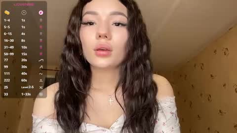 Lira online show from 04-19-26, 05:23