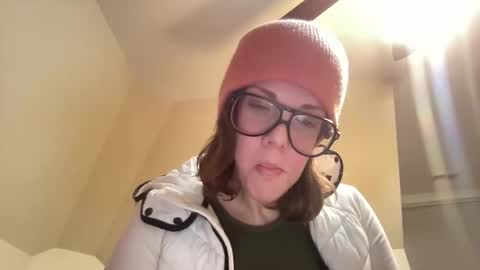 Snapshot of linusloves chatting on 11-30-25, 07:34 linusloves online show from 11-30-25, 07:34