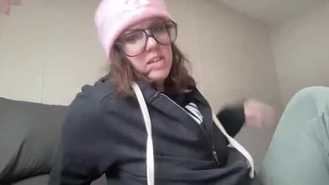 Snapshot of linusloves chatting on 02-01-26, 06:17 linusloves online show from 02-01-26, 06:17