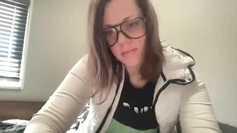 Snapshot of linusloves chatting on 02-02-26, 03:22 linusloves online show from 02-02-26, 03:22