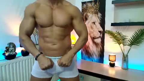 Snapshot of lionbanx chatting on 06-18-26, 12:42 Leo online show from 06-18-26, 12:42