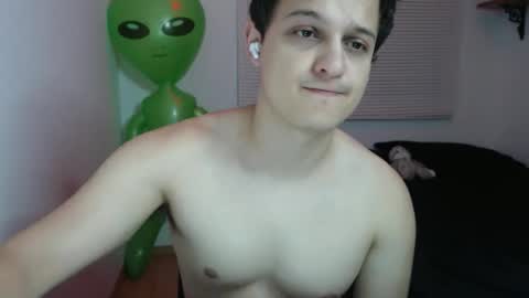 Lion Cluess online show from 04-06-26, 03:26