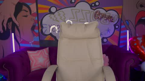 Lisa online show from 02-22-25, 08:18