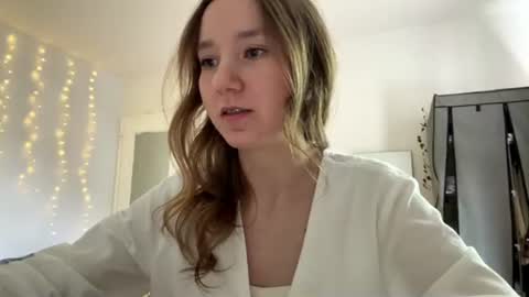 lisasmall online show from 06-13-26, 04:16