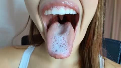 Lisbet online show from 03-08-26, 03:05