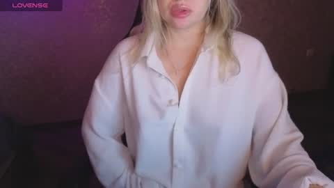 Anna online show from 06-11-26, 12:32