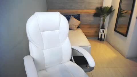 Liseth Fox online show from 12-10-24, 08:05